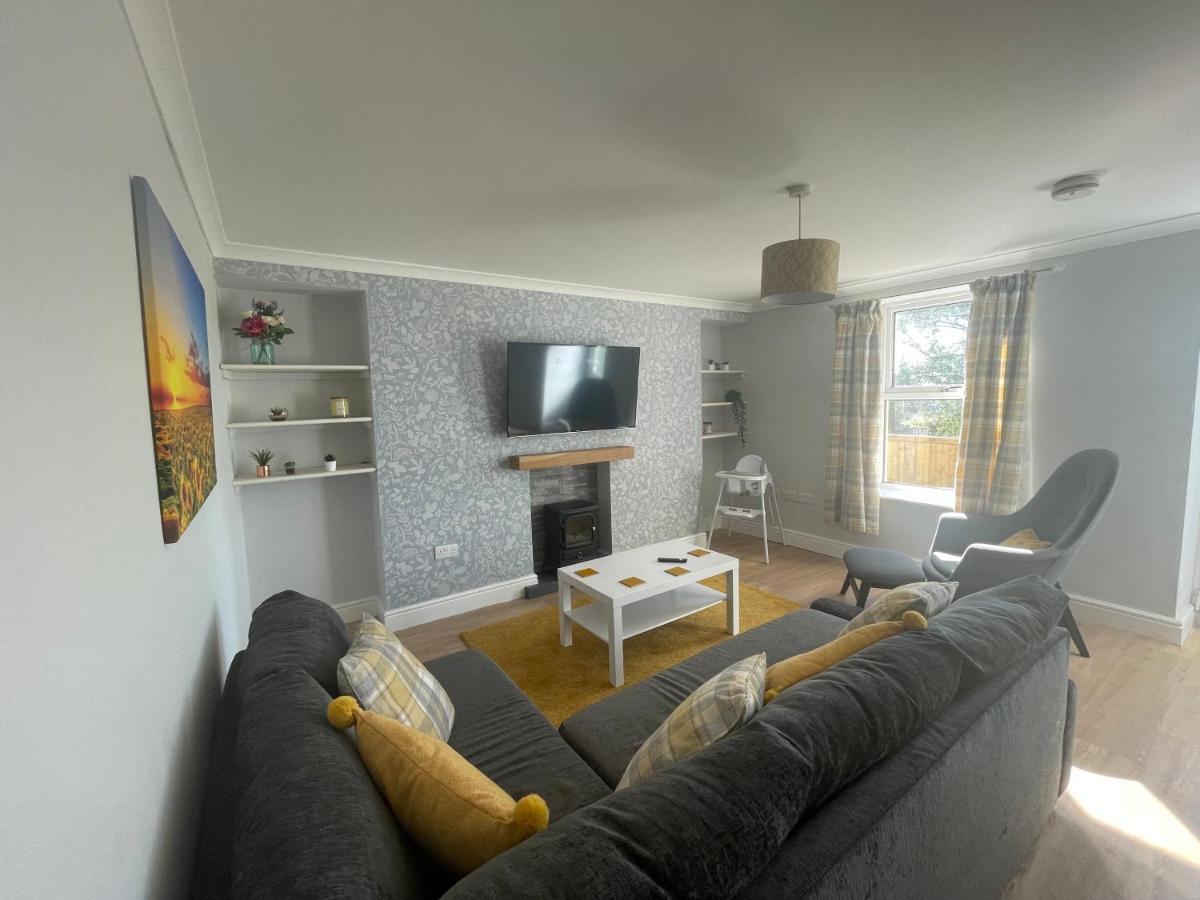 Immaculate One Bedroom Home With Private Parking Swansea Exteriér fotografie