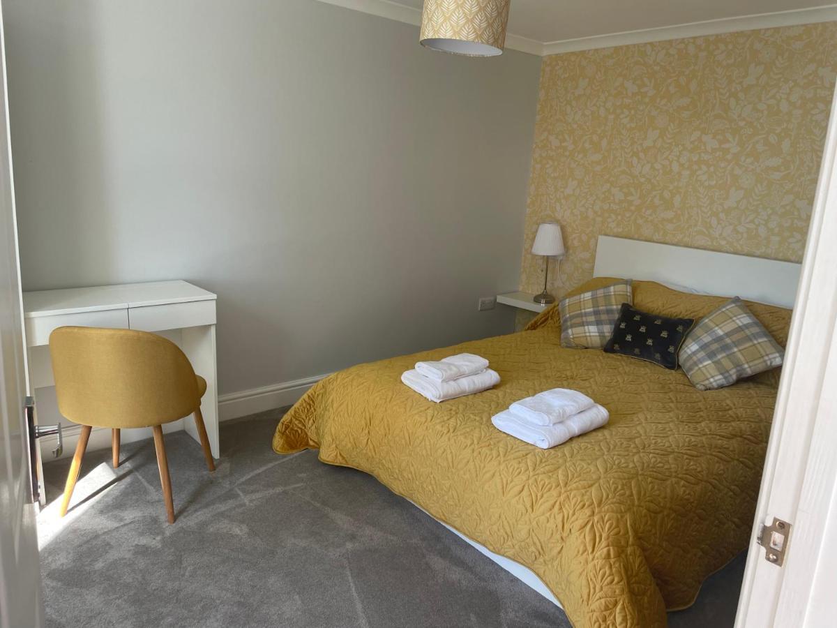 Immaculate One Bedroom Home With Private Parking Swansea Exteriér fotografie