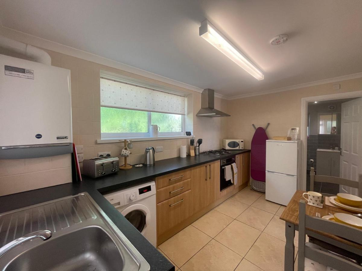 Immaculate One Bedroom Home With Private Parking Swansea Exteriér fotografie